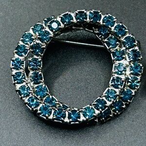 Vintage Blue Rhinestone Wreath Brooch